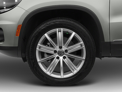 2012 Volkswagen Tiguan SE w/Sunroof & Nav