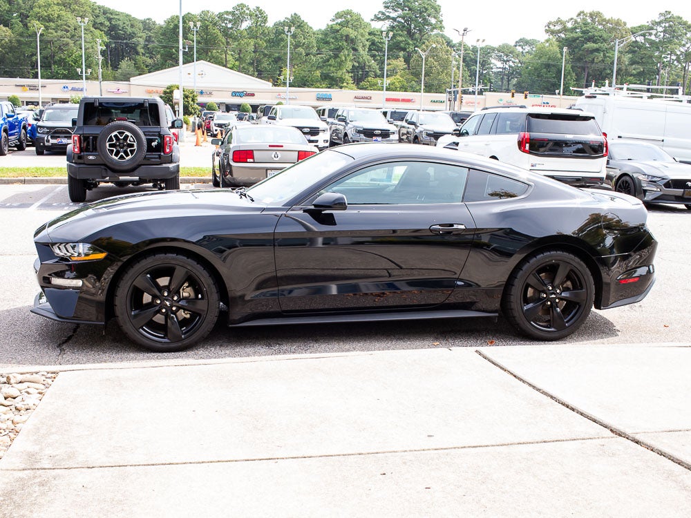 2022 Ford Mustang EcoBoost
