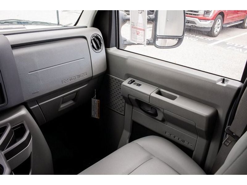 2025 Ford Econoline Base