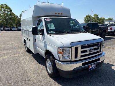 2025 Ford Econoline Base