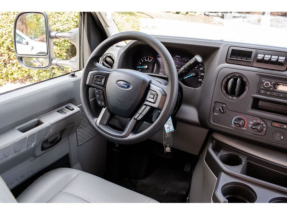 2027 Ford E-450 Super Duty Base