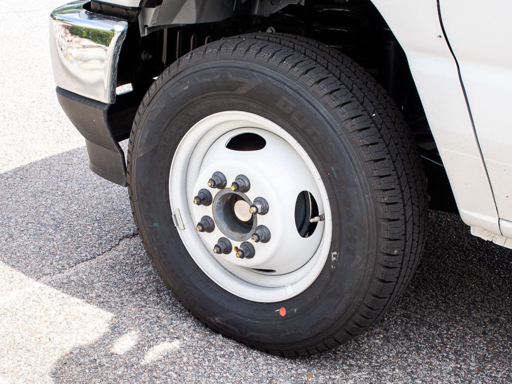 2027 Ford E-450 Super Duty Base