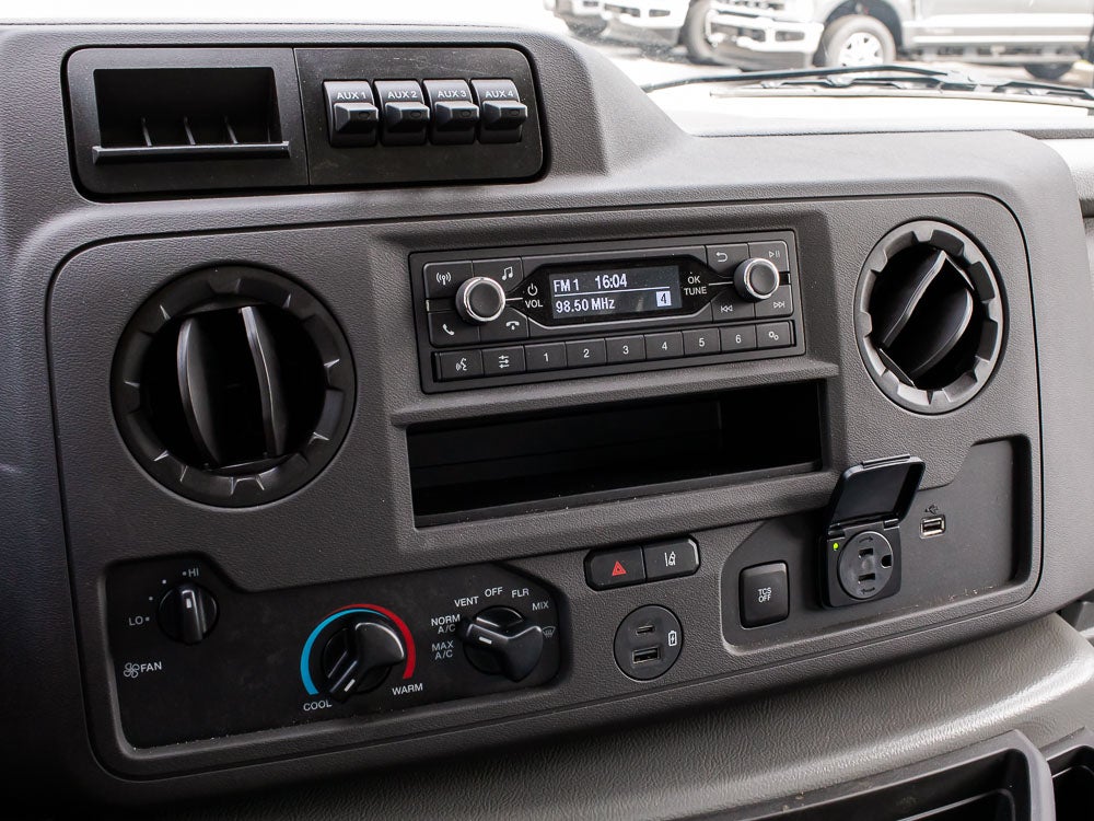 2027 Ford E-450 Super Duty Base