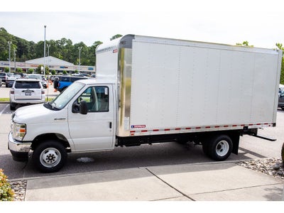 2027 Ford E-450 Super Duty Base