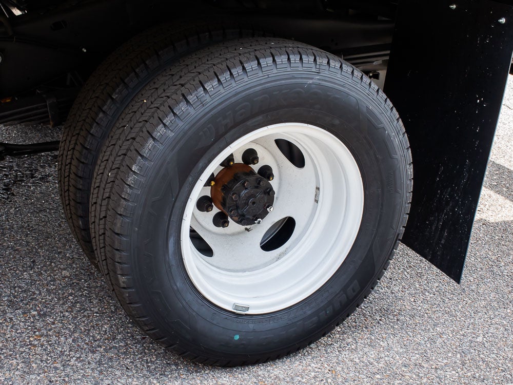 2027 Ford E-450 Super Duty Base