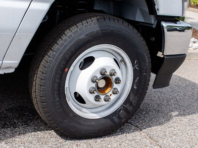 2027 Ford E-450 Super Duty Base