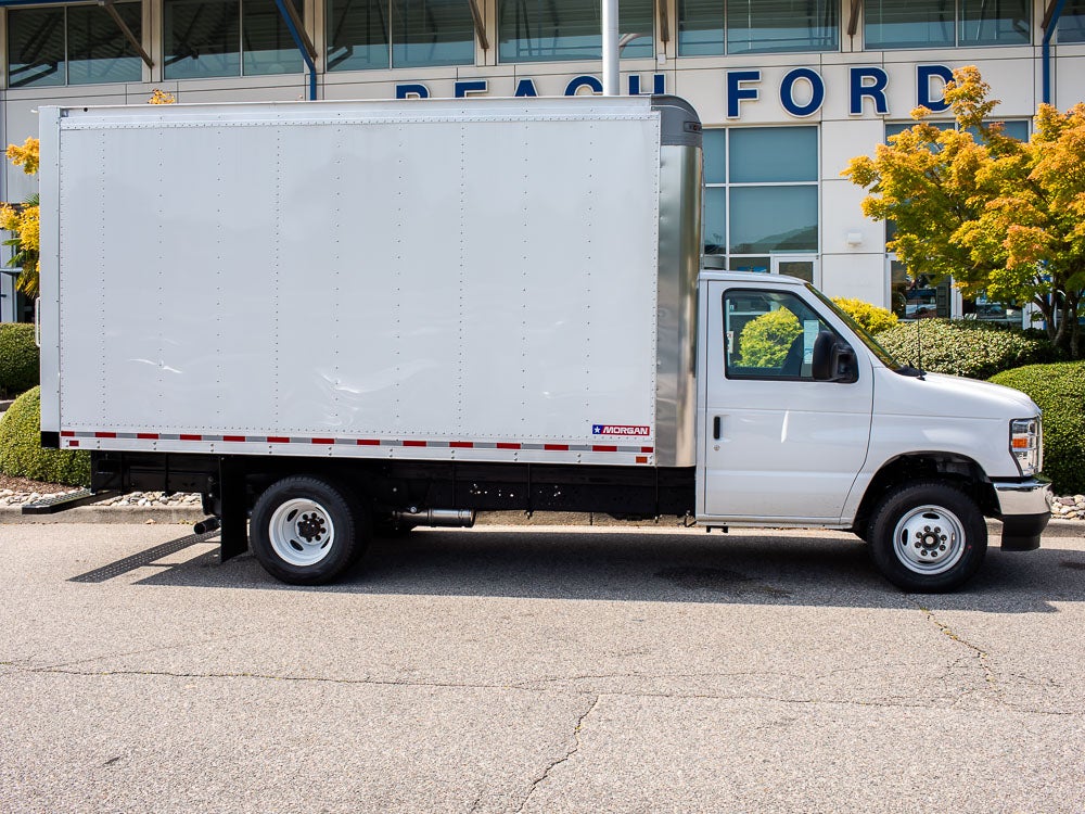 2027 Ford E-450 Super Duty Base