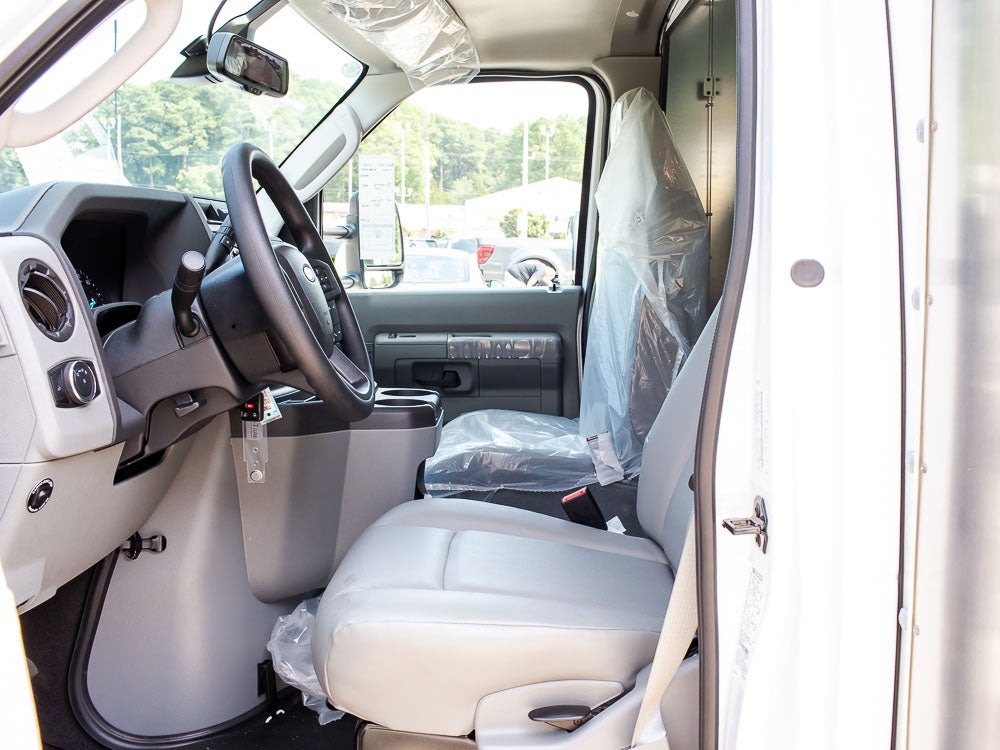 2027 Ford E-450 Super Duty Base