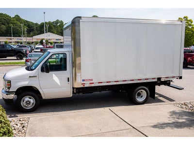 2027 Ford E-450 Super Duty Base