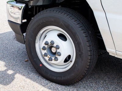 2027 Ford E-450 Super Duty Base