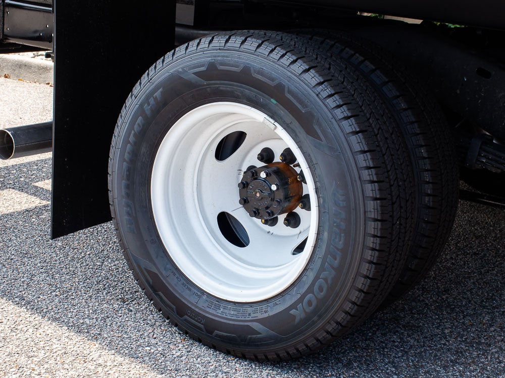 2027 Ford E-450 Super Duty Base