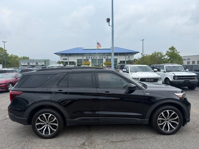 2022 Ford Explorer ST-Line