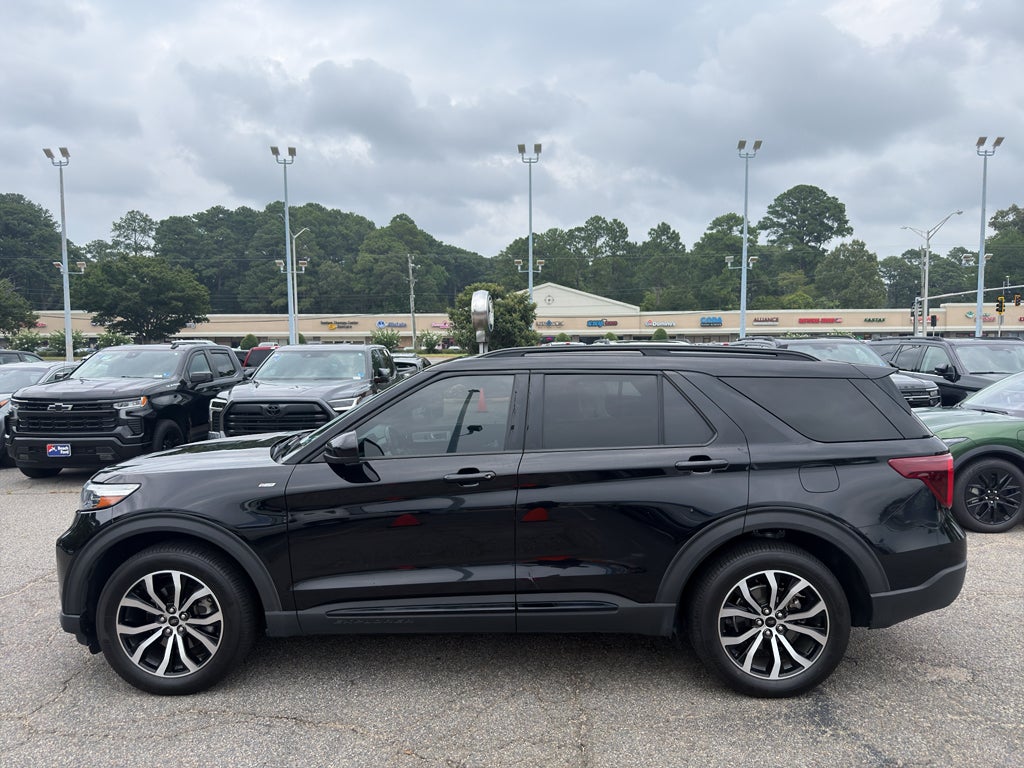 2022 Ford Explorer ST-Line