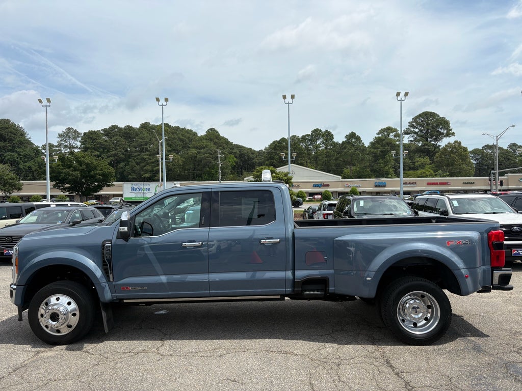 2023 Ford F-450 LARIAT