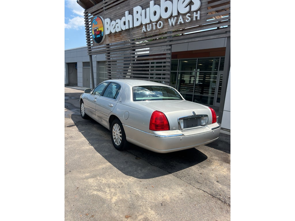 2004 Lincoln Town Car Ultimate