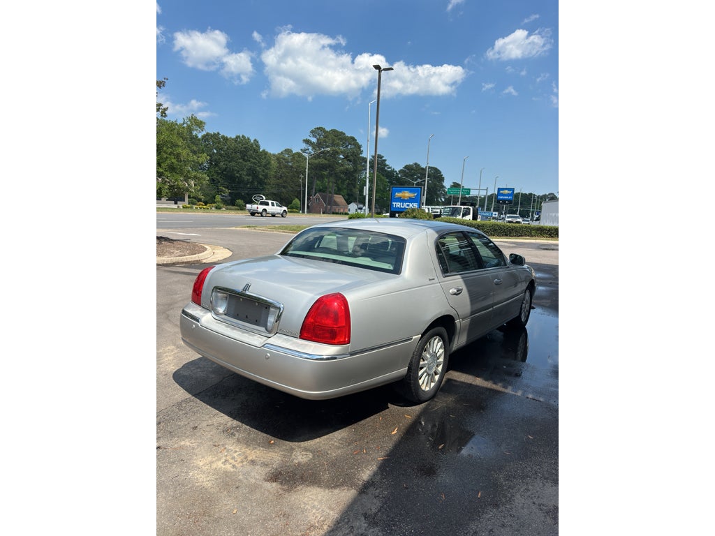 2004 Lincoln Town Car Ultimate