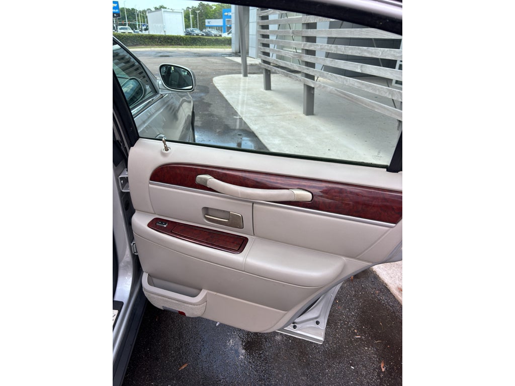 2004 Lincoln Town Car Ultimate