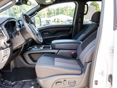 2023 Nissan Titan SV