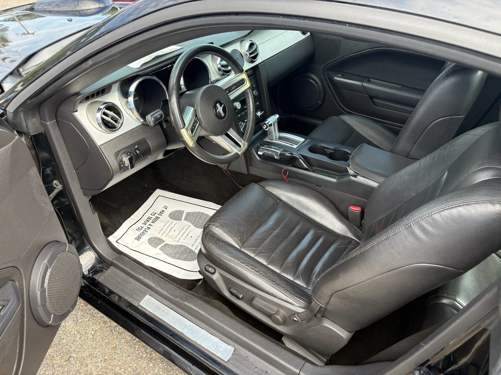 2005 Ford Mustang GT Premium