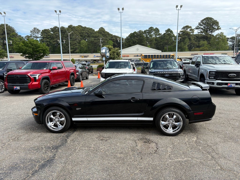 2005 Ford Mustang GT Premium
