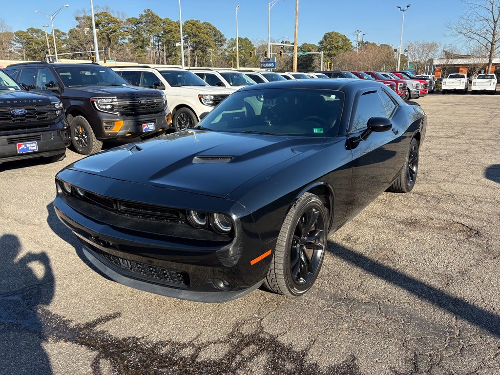 2016 Dodge Challenger SXT Plus