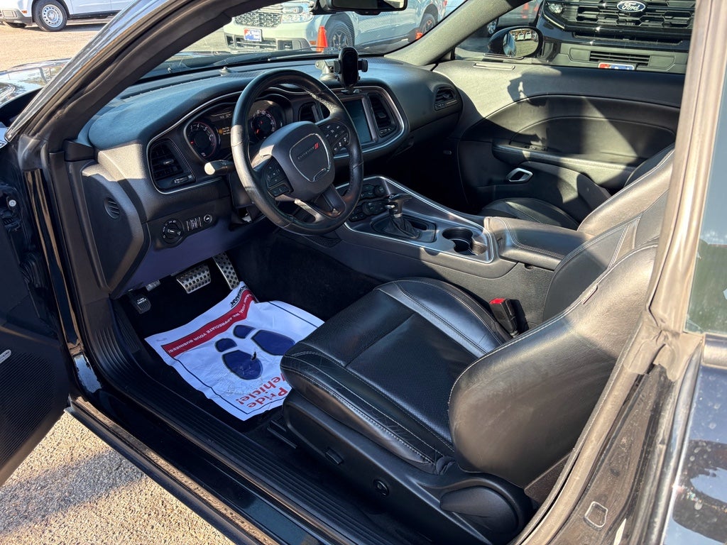 2016 Dodge Challenger SXT Plus