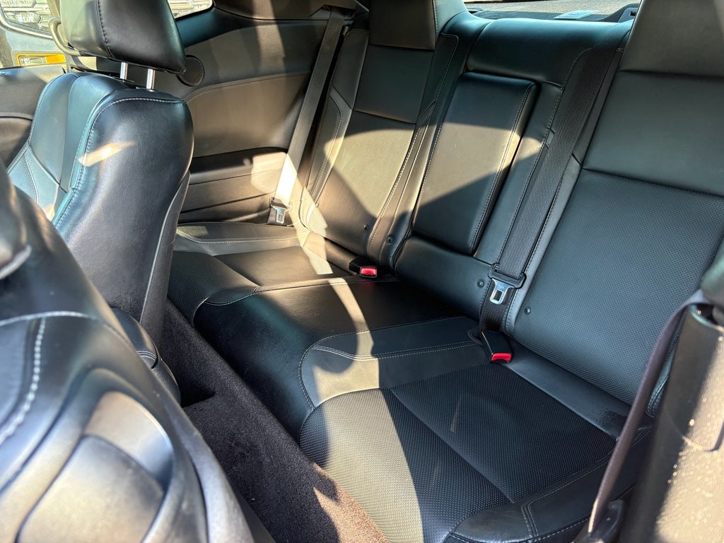 2016 Dodge Challenger SXT Plus