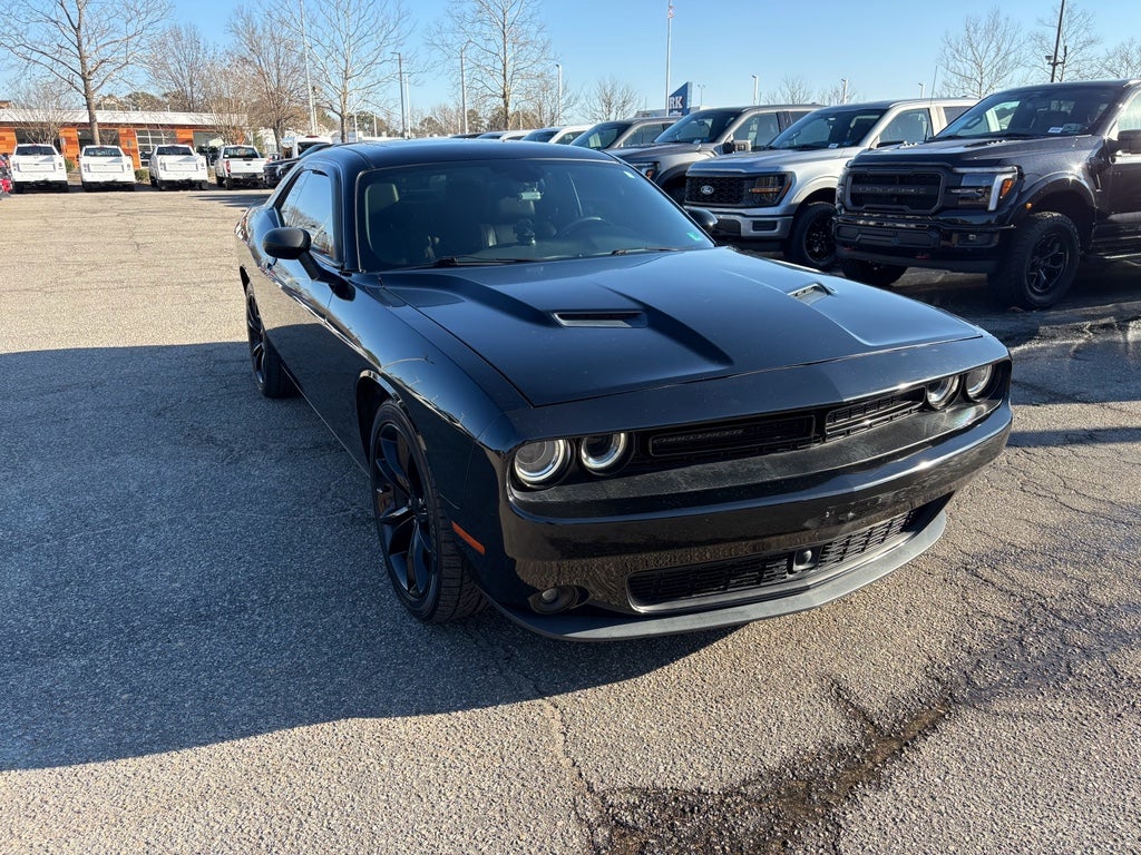 2016 Dodge Challenger SXT Plus