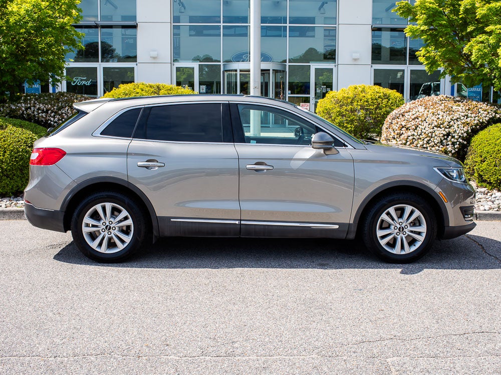 2017 Lincoln MKX Reserve FWD's photo
