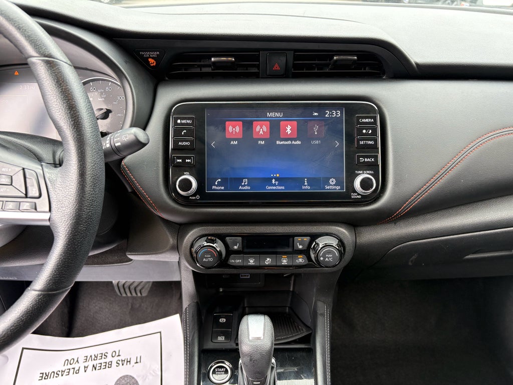 2022 Nissan Kicks SR