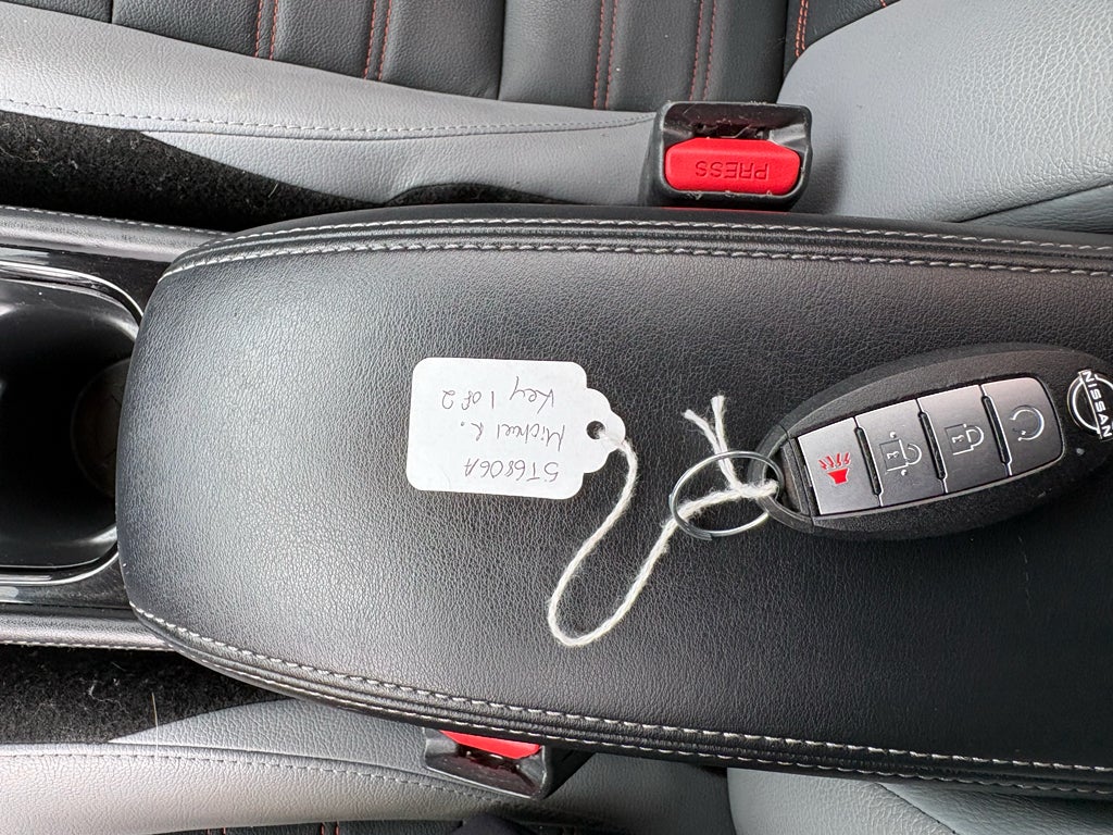 2022 Nissan Kicks SR