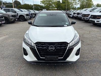 2022 Nissan Kicks SR
