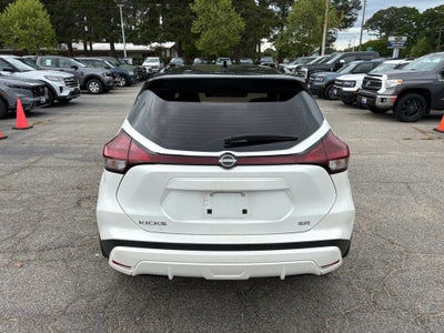 2022 Nissan Kicks SR