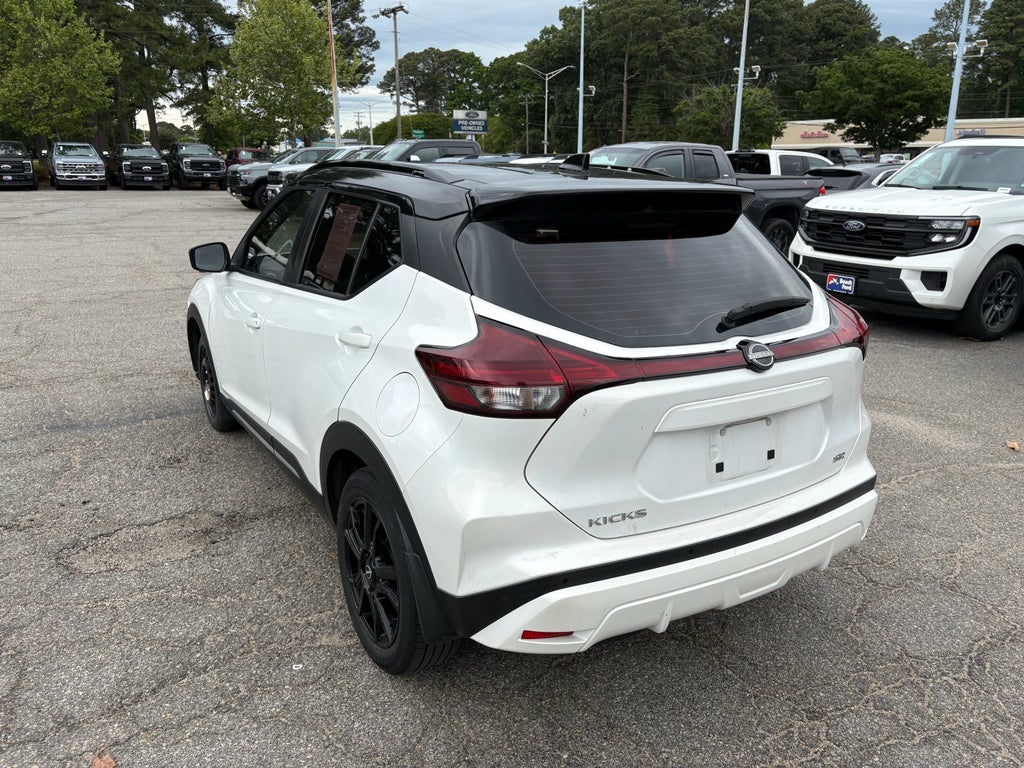 2022 Nissan Kicks SR