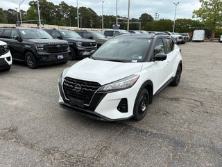 2022 Nissan Kicks SR