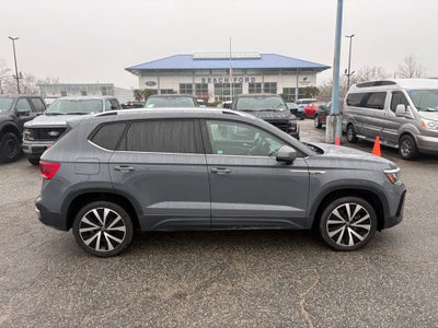 2023 Volkswagen Taos SE