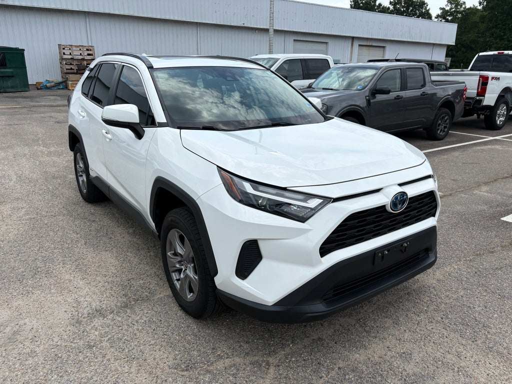 2022 Toyota RAV4 Hybrid XLE