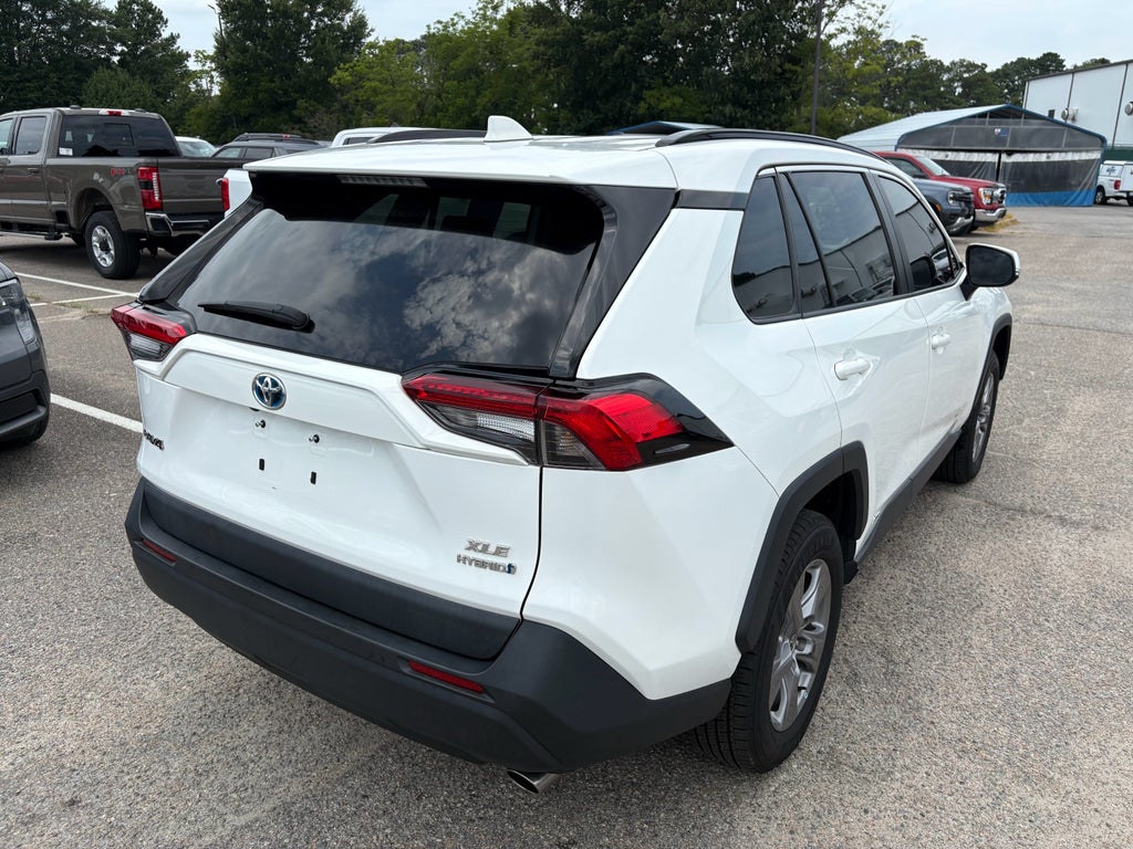2022 Toyota RAV4 Hybrid XLE