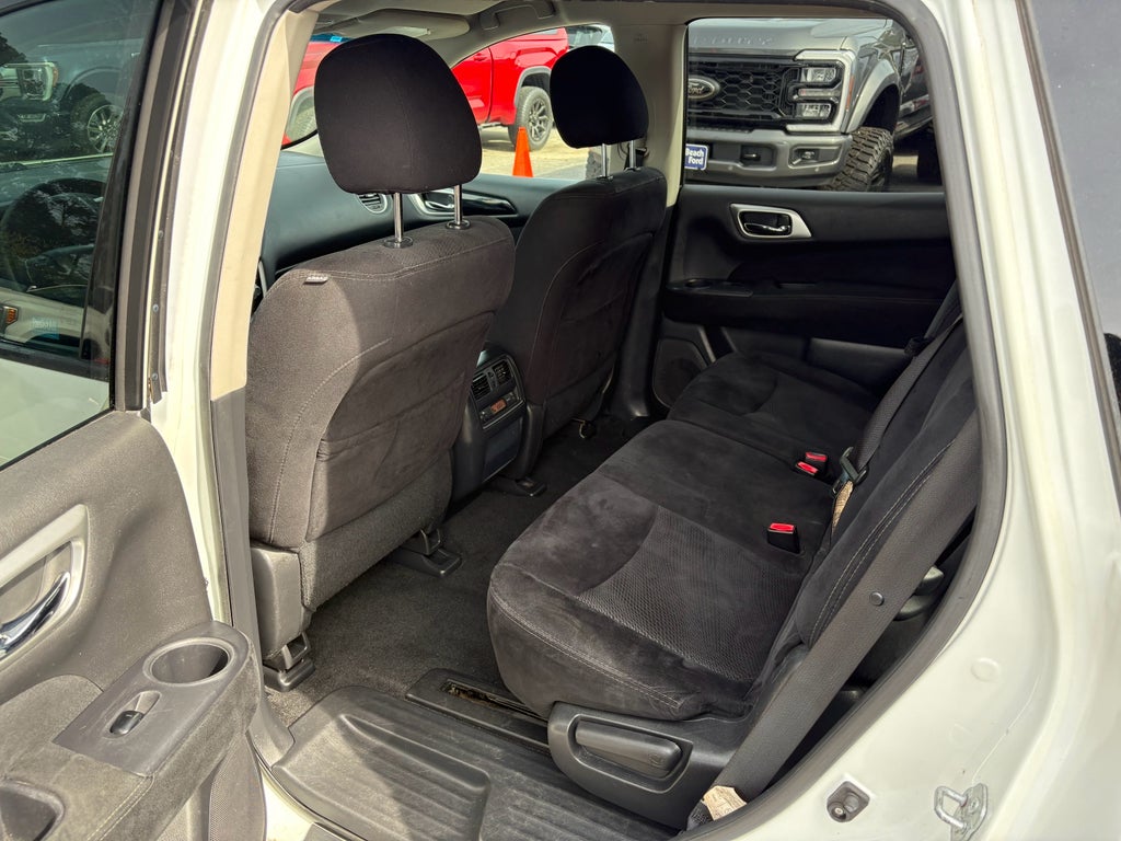 2015 Nissan Pathfinder SV
