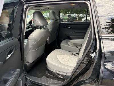 2022 Toyota Highlander Hybrid Hybrid Bronze Edition