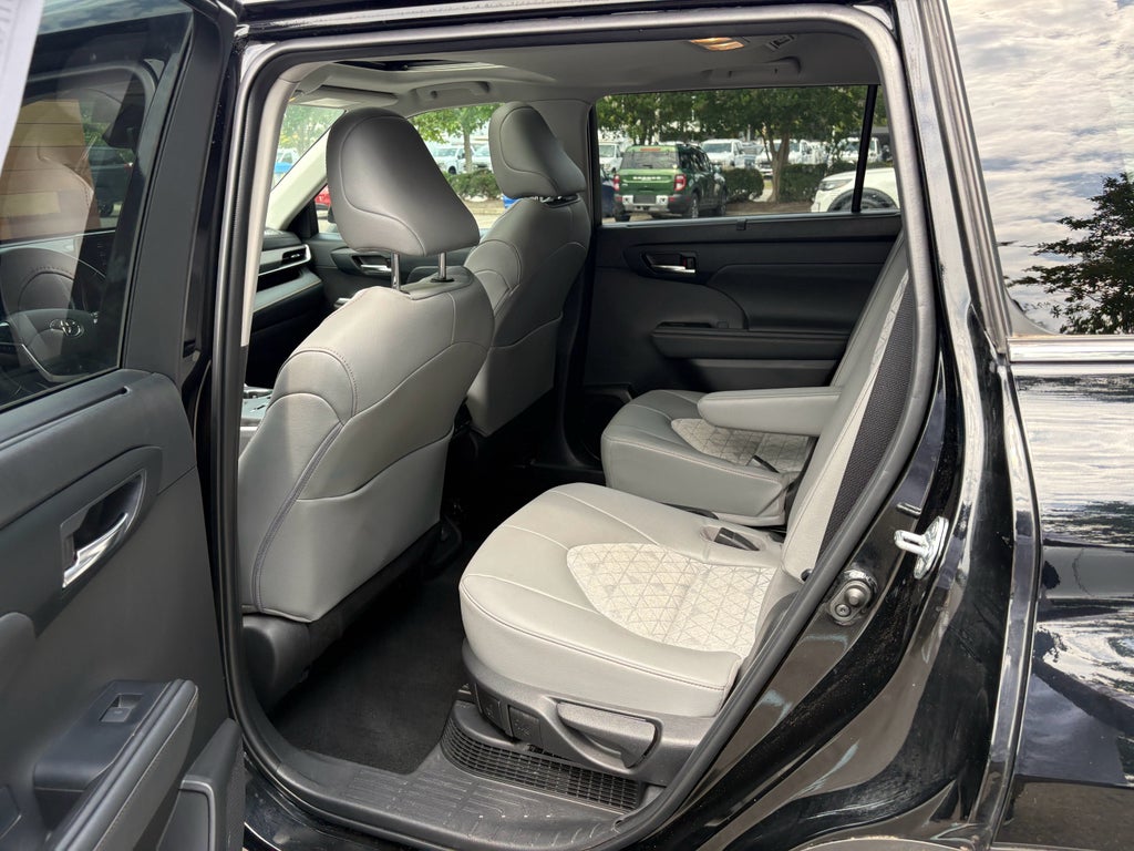 2022 Toyota Highlander Hybrid Hybrid Bronze Edition