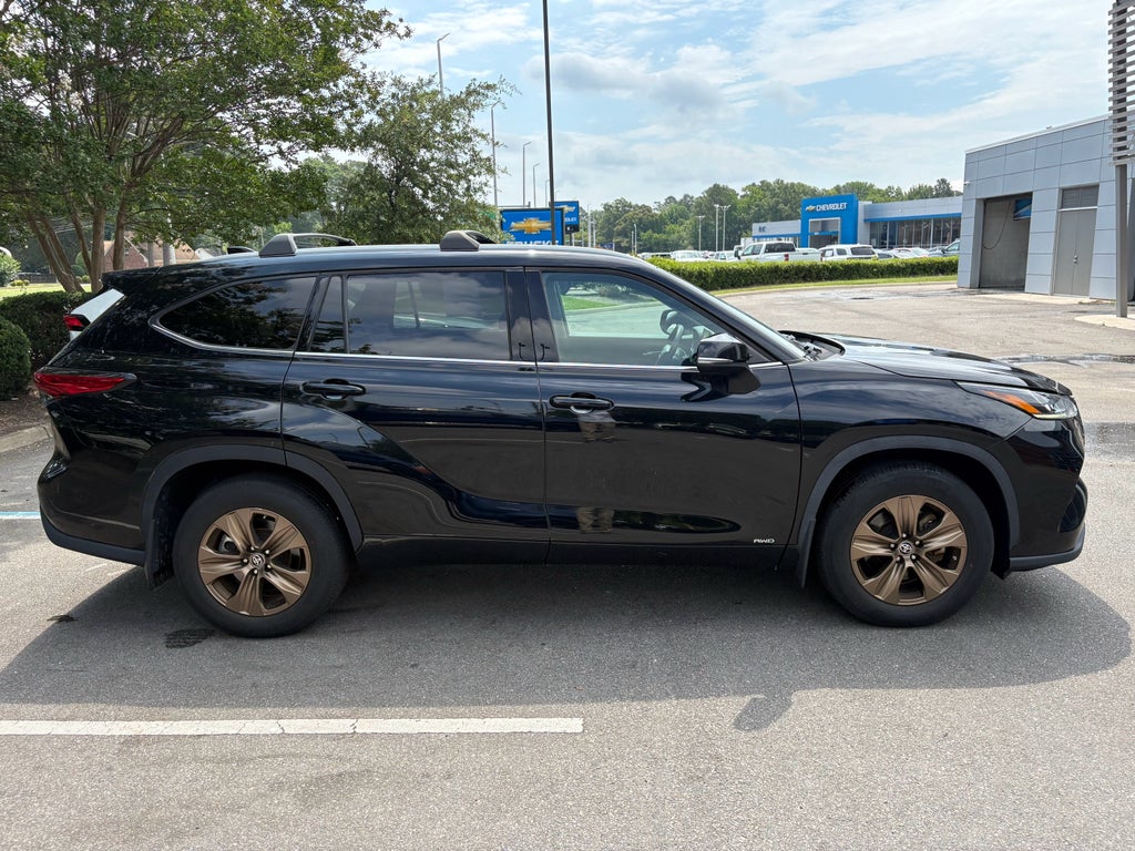 2022 Toyota Highlander Hybrid Hybrid Bronze Edition