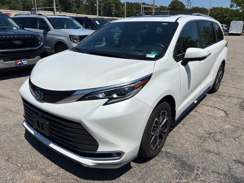 2025 Toyota Sienna Platinum