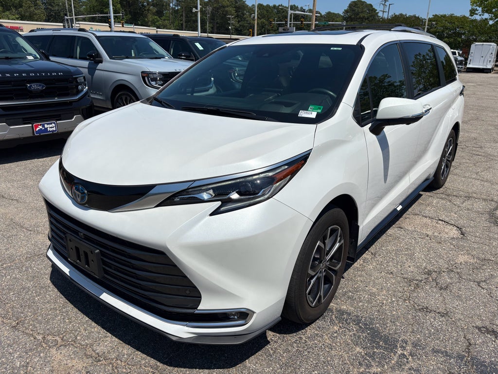 2025 Toyota Sienna Platinum