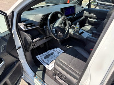 2025 Toyota Sienna Platinum
