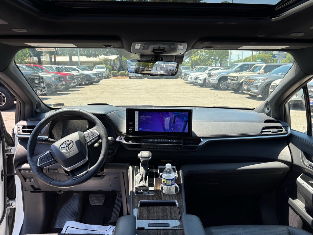2025 Toyota Sienna Platinum