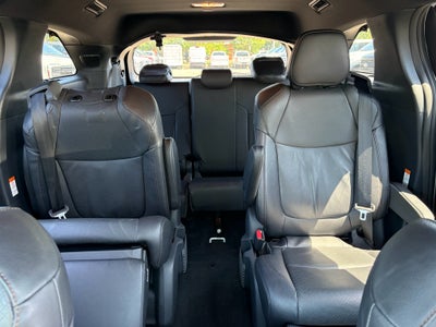 2025 Toyota Sienna Platinum
