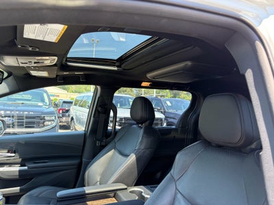 2025 Toyota Sienna Platinum