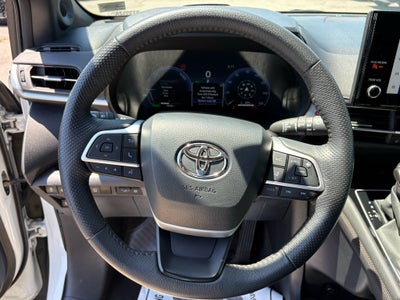 2025 Toyota Sienna Platinum