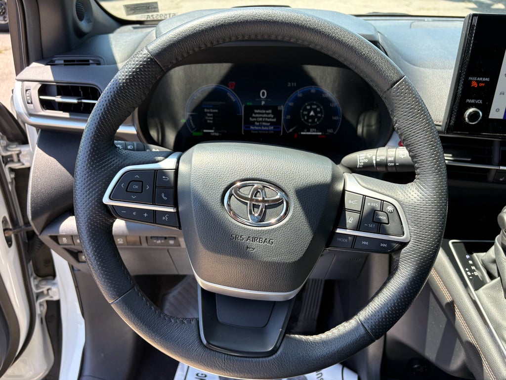 2025 Toyota Sienna Platinum